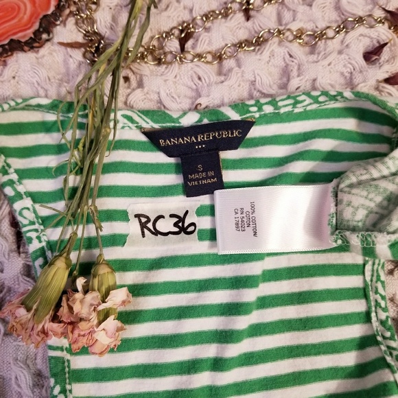 🌻🌺🌻BANANA REPUBLIC RACERBACK!! - Picture 4 of 5